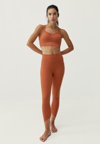 UNAI - Legíny - naranja