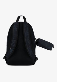 Jordan AIR SCHOOL BACKPACK UNISEX SET - Federmäppchen - black/gym red