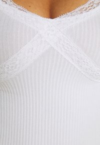 BDG Urban Outfitters CROSS CAMI - Top - white
