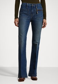 Lauren Ralph Lauren Petite CHAIN-TRIM HIGH-RISE FLARE JEAN - Wide leg - harvest wash