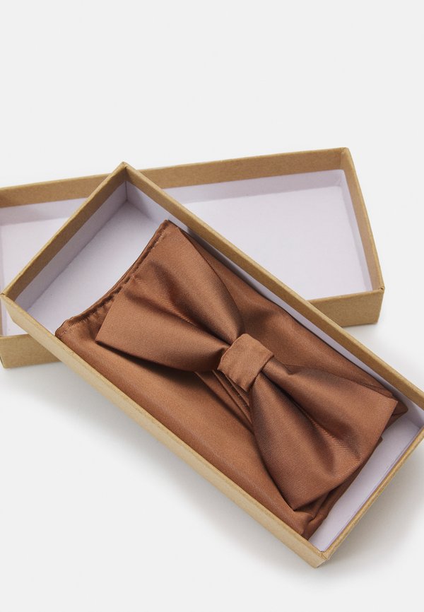 SET - Pocket square4