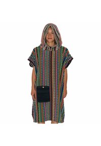 Bunter Kapuzenponcho aus webstoff mit einem Mix aus Streifen. Verfügt über eine Fronttasche mit einem Knopf und kurze Ärmel.