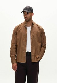 Unausgewählt, brown