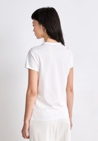 BOSS Apdrukāts T-krekls - white