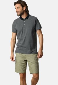 Non sélectionné, Navy