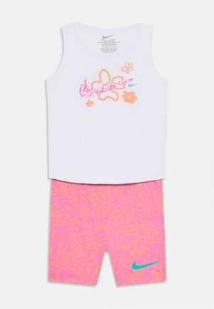 WILD FLOWER BIKE SHORT - Short - apricot agate