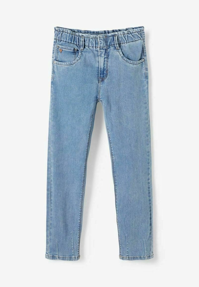 Jean bleu clair à taille élastique, avec poches avant et passants de ceinture, conçu pour une coupe ajustée.