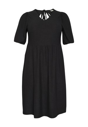 Svart klänning med texturerad tyg, korta puffärmar och V-ringning. Har utskärning på baksidan och en svängd kjol.