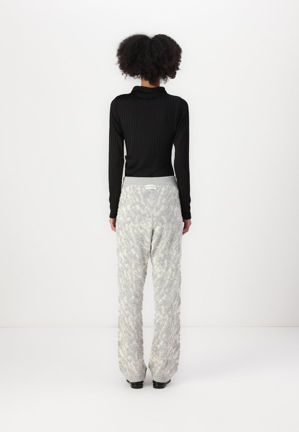 SOLEIL PANTS - Trousers - micro chip3