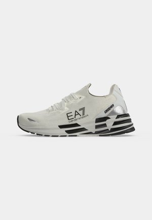 EA7 Emporio Armani, CRUSHER DISTANCE 2.0 SNEAKER UNISEX - Маратонки - white/black
