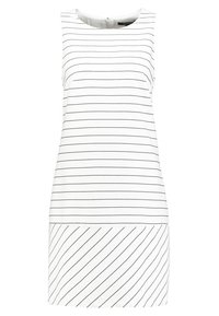 Witte mouwloze jurk met dunne zwarte horizontale strepen aan de bovenkant en diagonale strepen aan de onderkant.