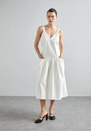 SASHA DRESS CRINKLE - Freizeitkleid - off-white