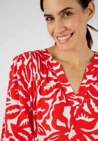 Damart Vestido largo - rouge fleuri