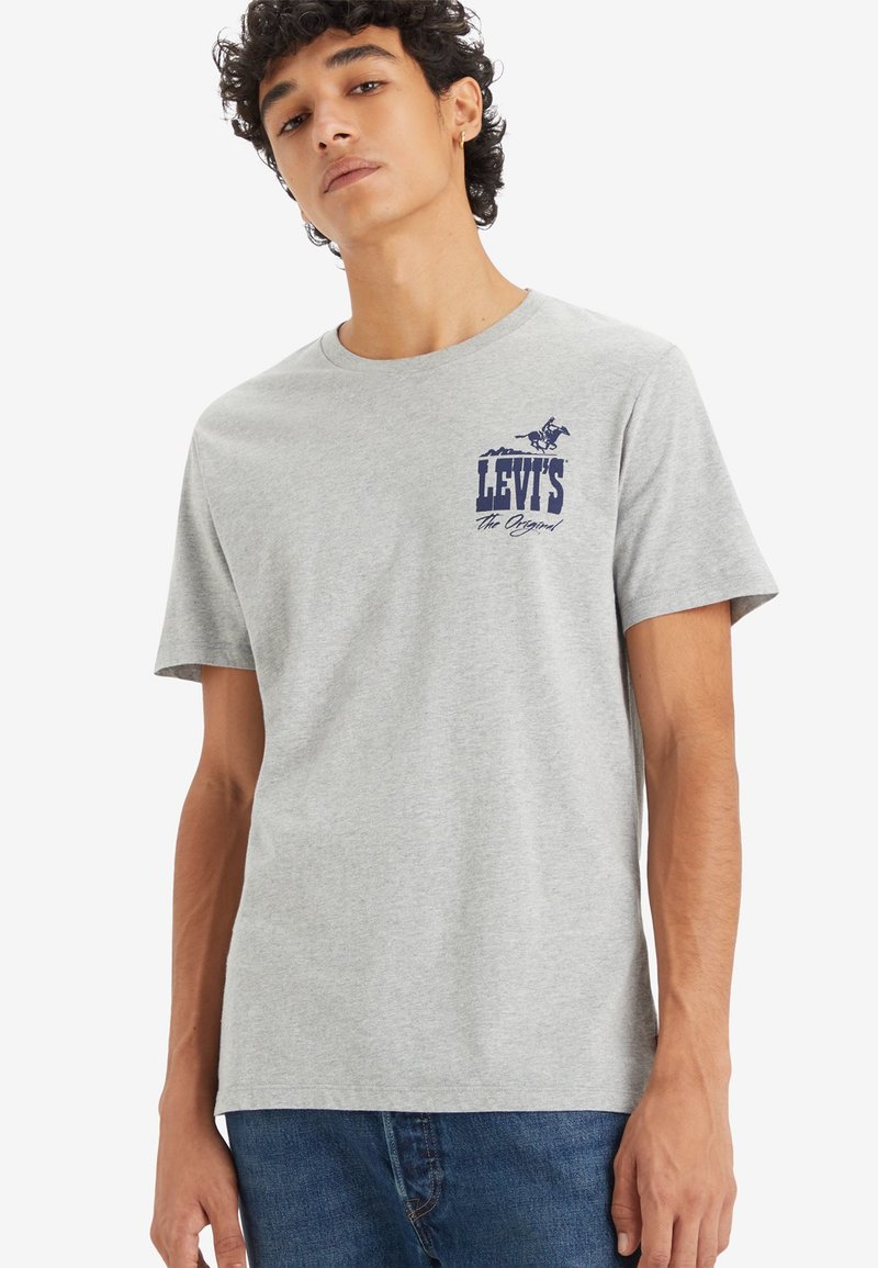 Levi's® - GRAPHIC CREWNECK TEE - Apdrukāts T-krekls - archival, Palielināt