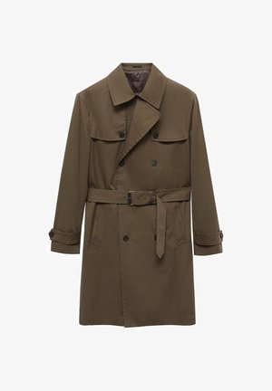Brauner doppelter Trenchcoat mit Gürtel in der Taille, großen Klappentaschen und knöpfbaren Manschetten, gefertigt aus glattem Material.
