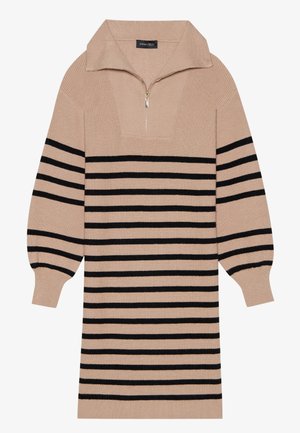 Robe en maille beige avec un col à zip quart, présentant des rayures horizontales noires et une texture côtelée sur le corps et les manches.