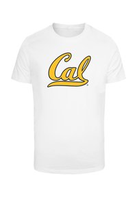 Camiseta de algodón blanca con mangas cortas, que presenta un logotipo amarillo "Cal" de gran tamaño en estilo cursiva en la parte frontal.