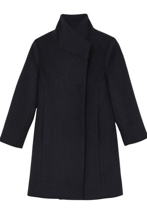 Čierny dlhý vlnený kabát s asymetrickým vysokým golierom a skrytým predným zapínaním, ušitý na slim fit.