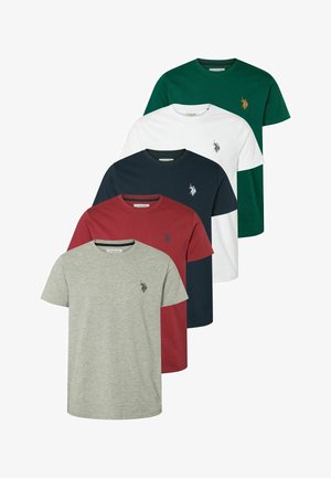 Viis T-särki hallis, rohelises, valges, tumesinises ja burgundis. Lühikeste varrukate ja ümarate kaelustega, puuvillase seguga. Igal särgil on rinnal väike logo.