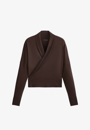 Pull court marron avec un design enveloppant, des manches larges et une finition douce et texturée. Présente un décolleté en V profond et un ourlet à côtes.