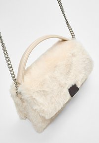 Stradivarius Torbica - white
