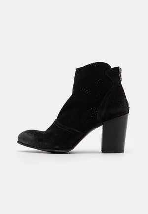 Ankle boots - black