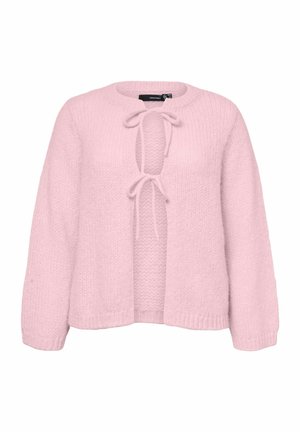 Lyserosa strikket cardigan med lange ærmer, åben front sikret med to bundne sløjfer ved halsudskæringen og brystet.