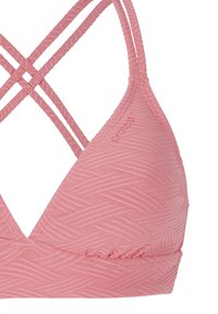 Top bikini rosa a triangolo con motivo geometrico testurizzato, dotato di spalline incrociate e logo del marchio sul lato. Tessuto morbido e elastico.