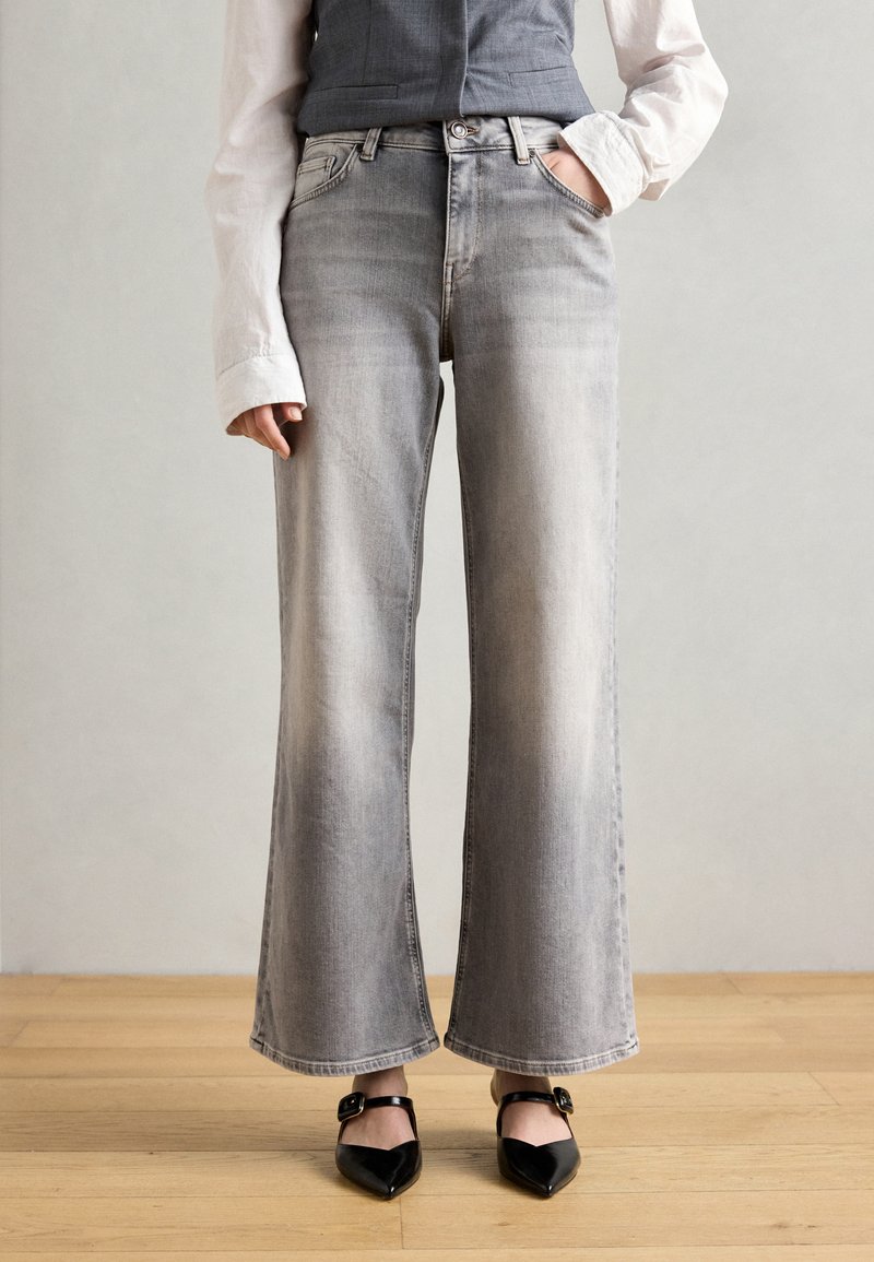 Mos Mosh HERA - Flared jeans - grey
