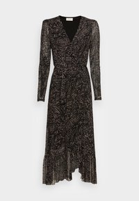 Schwarzes Wickelkleid mit langen transparenten Ärmeln und einem rüschierten Saum, das ein geometrisches Muster in Beige- und Brauntönen aufweist. In der Taille gebunden.