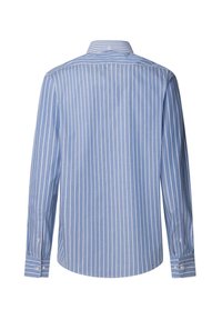 Blau-weiß gestreiftes Langarmhemd mit Button-Down-Kragen, das einen glatten Stofftextur und einen leicht abgerundeten Saum aufweist.