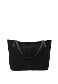 Czarna zamszowa torba na ramię z długimi skórzanymi paskami i prostym, niezdobionym wzornictwem na białym tle.