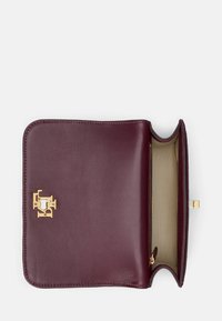 Lauren Ralph Lauren STITCHED NAPPA LEATHER MEDIUM SOPHEE BAG - Keresztpántos táska - pinot noir
