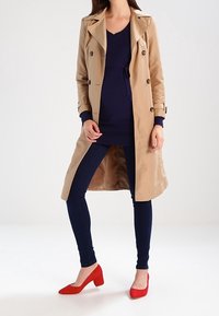 Zalando Essentials Maternity Stickad tröja - dark blue