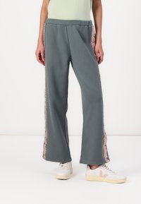 Billabong - THE WAY BACK PANT - Tracksuit bottoms - eucalyptus Thumbnail Image 1