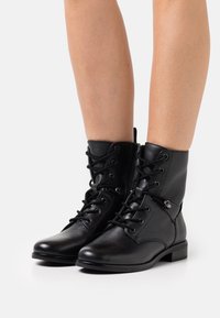 Anna Field Wide Fit Nauhalliset nilkkurit - black