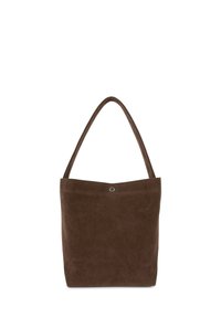 Borsa tote in camoscio marrone con due spallacci, apertura superiore e un elemento metallico circolare alla chiusura. Texture liscia e design minimalista.
