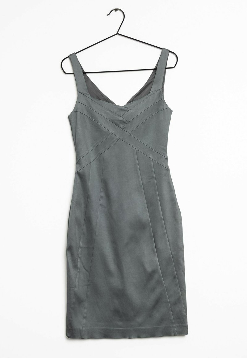 Šedé přiléhavé šaty s kulatým výstřihem, širokými ramínky a vertikálním švem, vyrobené z hladkého a lesklého materiálu. Visí na černém ramínku.