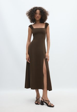Stradivarius, Sandales tongs - brown