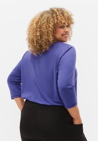 Active by Zizzi WORKOUT  - Langærmet T-shirt - liberty
