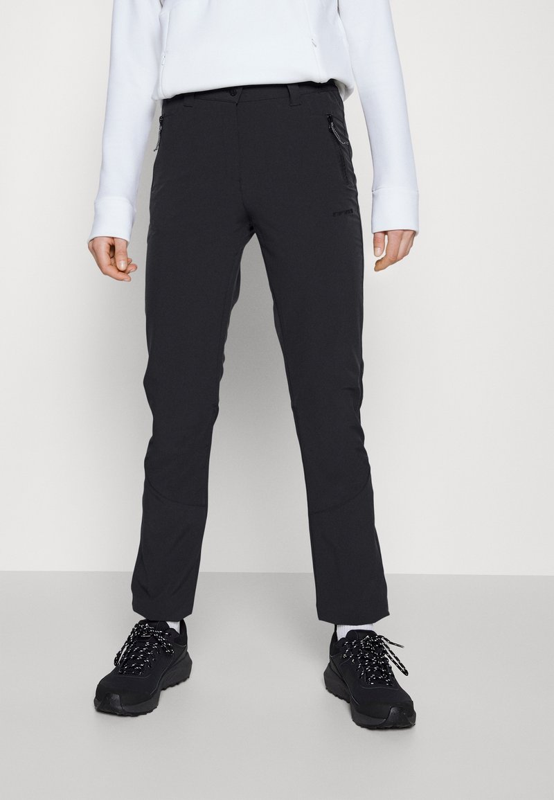 Czarne spodnie outdoorowe wykonane z elastycznej tkaniny, z zamykanymi kieszeniami bocznymi, zwężanym krojem i wzmocnionymi miejscami na kolanach dla większej trwałości.