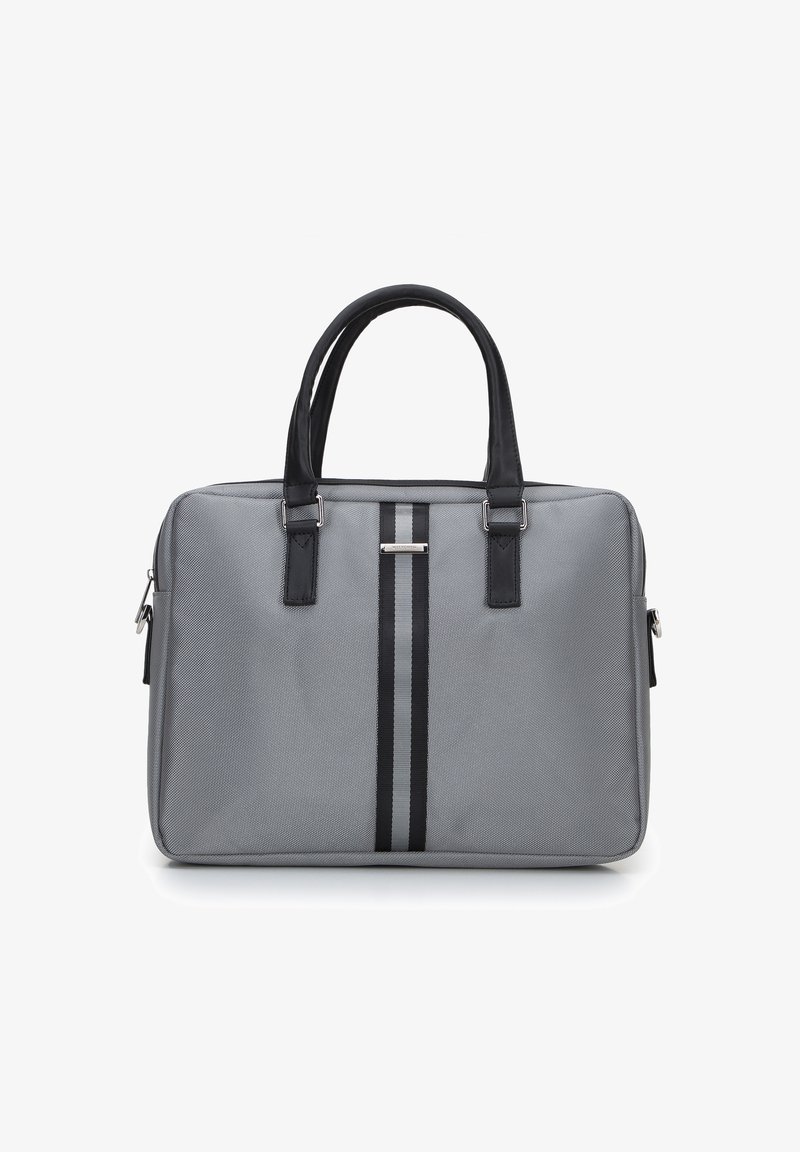 Grau textile Laptop-Tasche mit schwarzen Ledergriffen und Akzenten, die auf der Vorderseite zwei vertikale schwarze Streifen aufweist. Rechteckige Form, mit Reißverschluss.