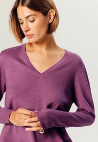Rodier V-NECK - Strickpullover - parme chine
