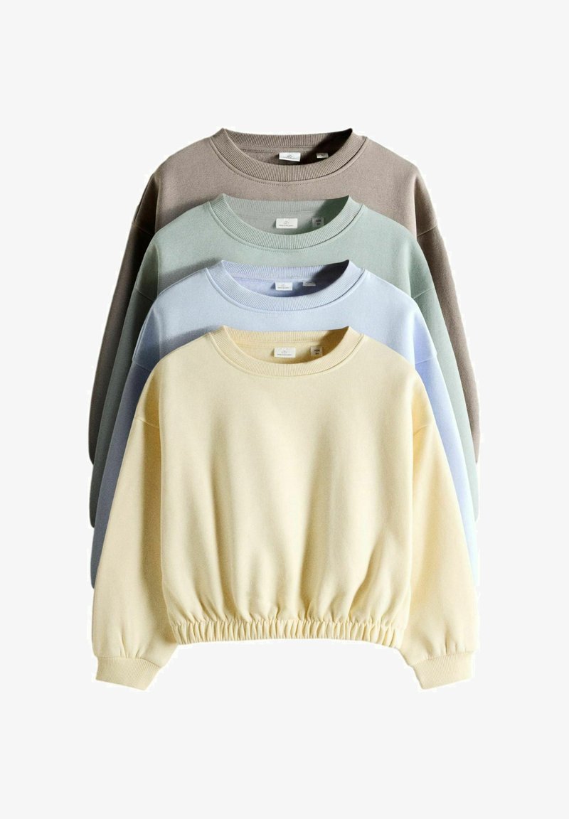 Vier lange mouwsweatshirts met ronde hals in beige, lichtblauw, muntgroen en taupe, gestapeld met elastische taillebanden en manchetten.