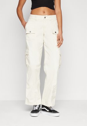 BAGGY - Pantalon cargo - birch