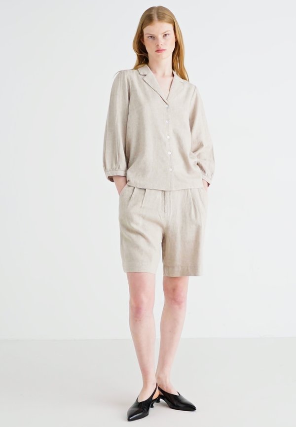 PENNIE GINIA - Shorts - sand2