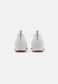 EA7 Emporio Armani LACES UNISEX - Tenisice - white/gold/honey
