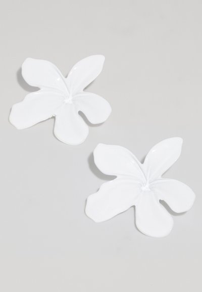 HUGO KREIT FLORAL EARRINGS - Earrings - white