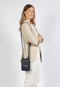 Aunts & Uncles TULIP - Telefoonhoesje - midnight blue