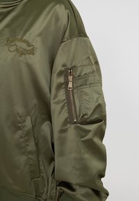 Niet geselecteerd, kaki